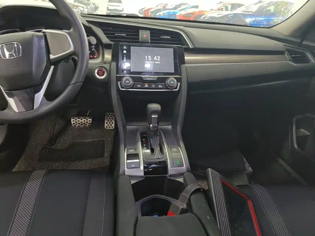 Honda Civic 2020 — фото 13