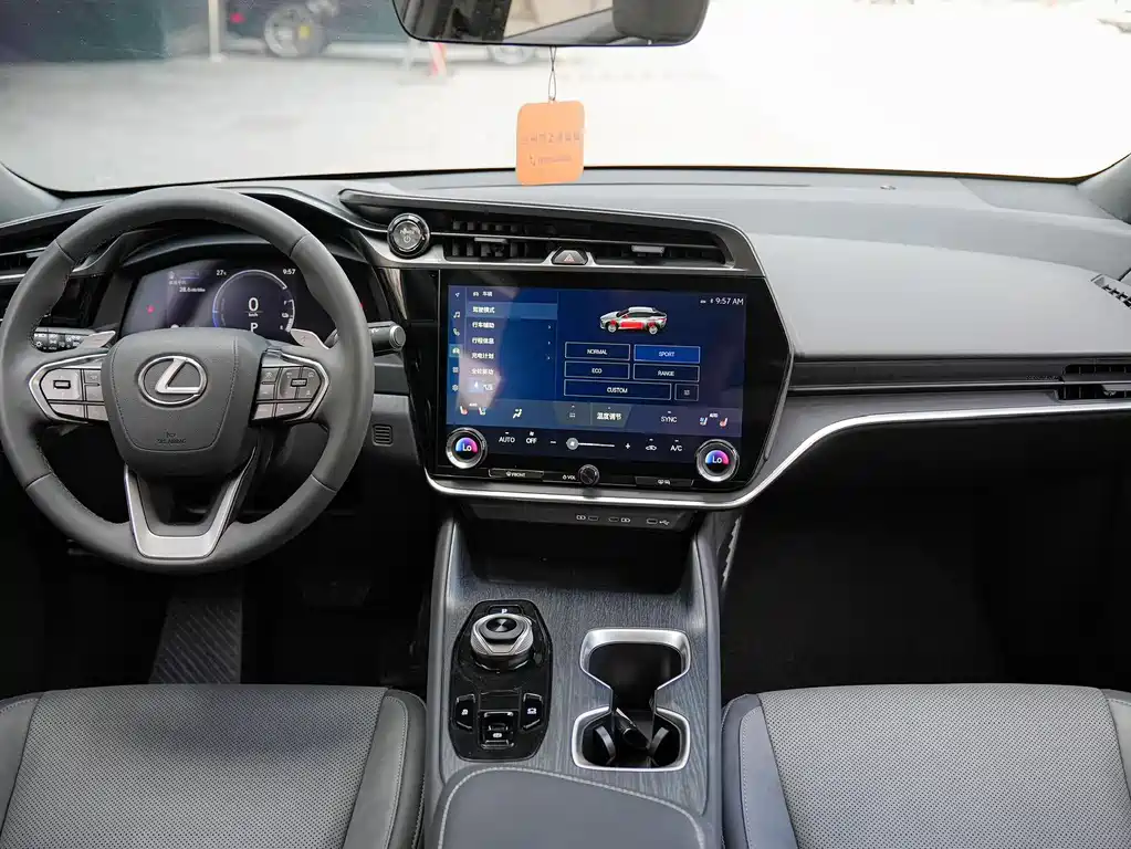 Lexus RZ 2023 — фото 16