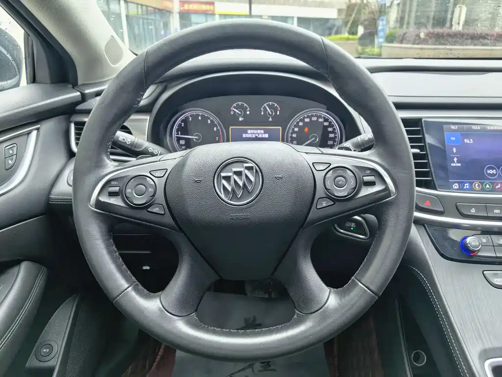 Buick LaCrosse 2019 — фото 18