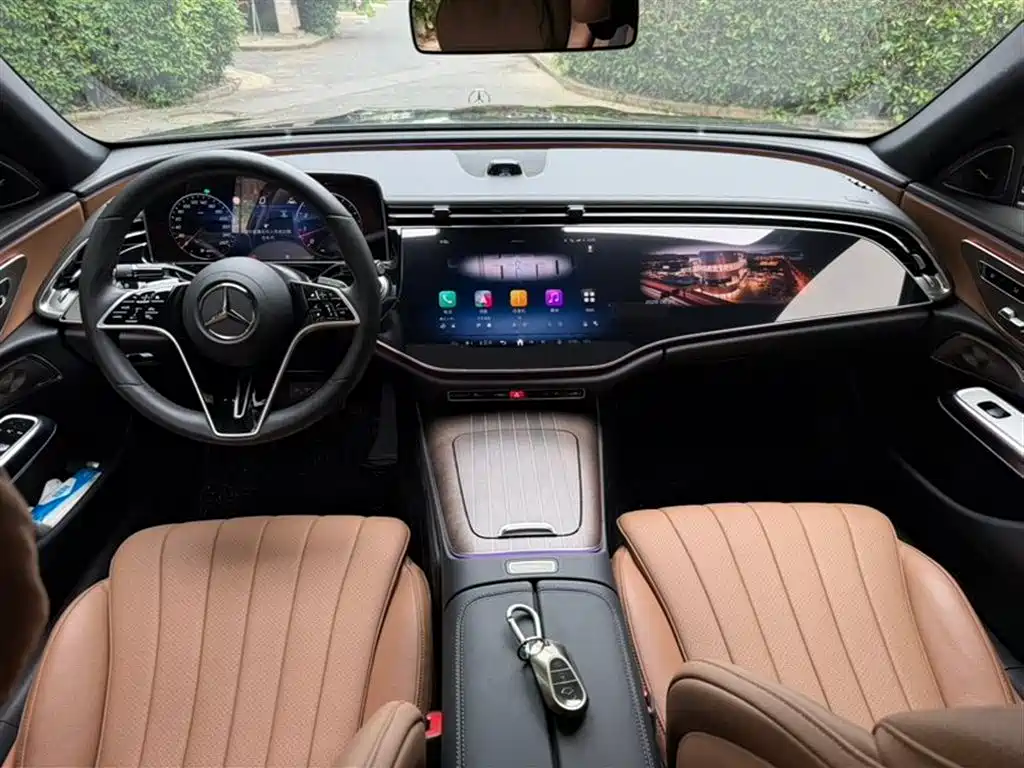 Mercedes-Benz E-Class 2024