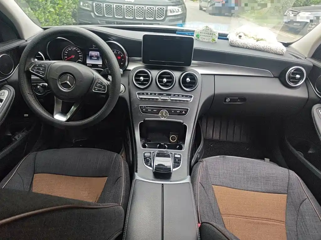 Mercedes-Benz C-Class 2018 — фото 13