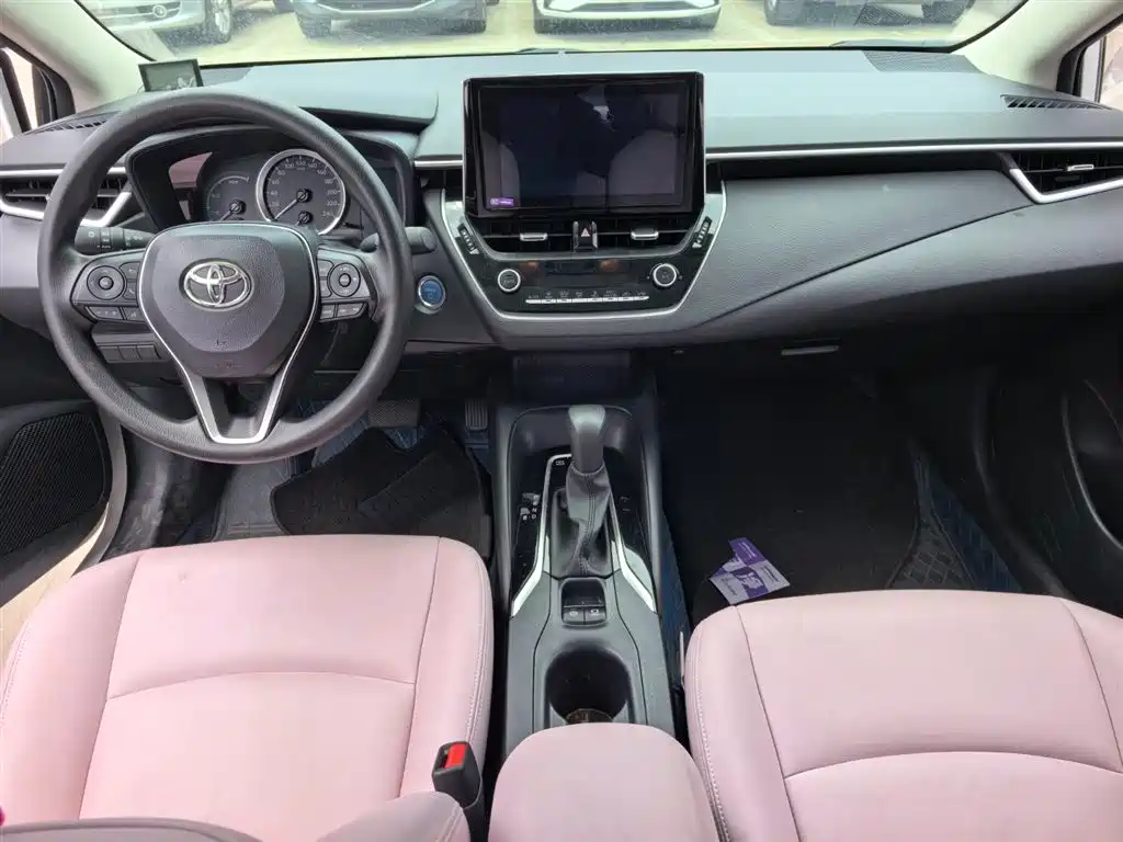 Toyota Corolla 2023 — фото 10