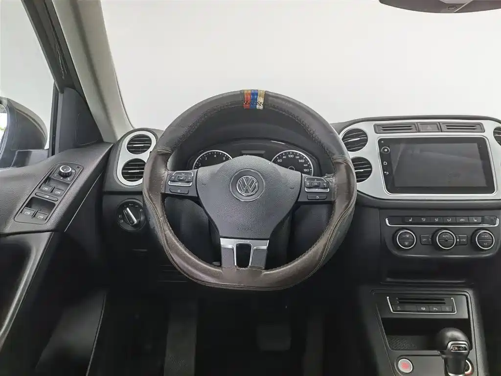 Volkswagen Tiguan 2019 — фото 11