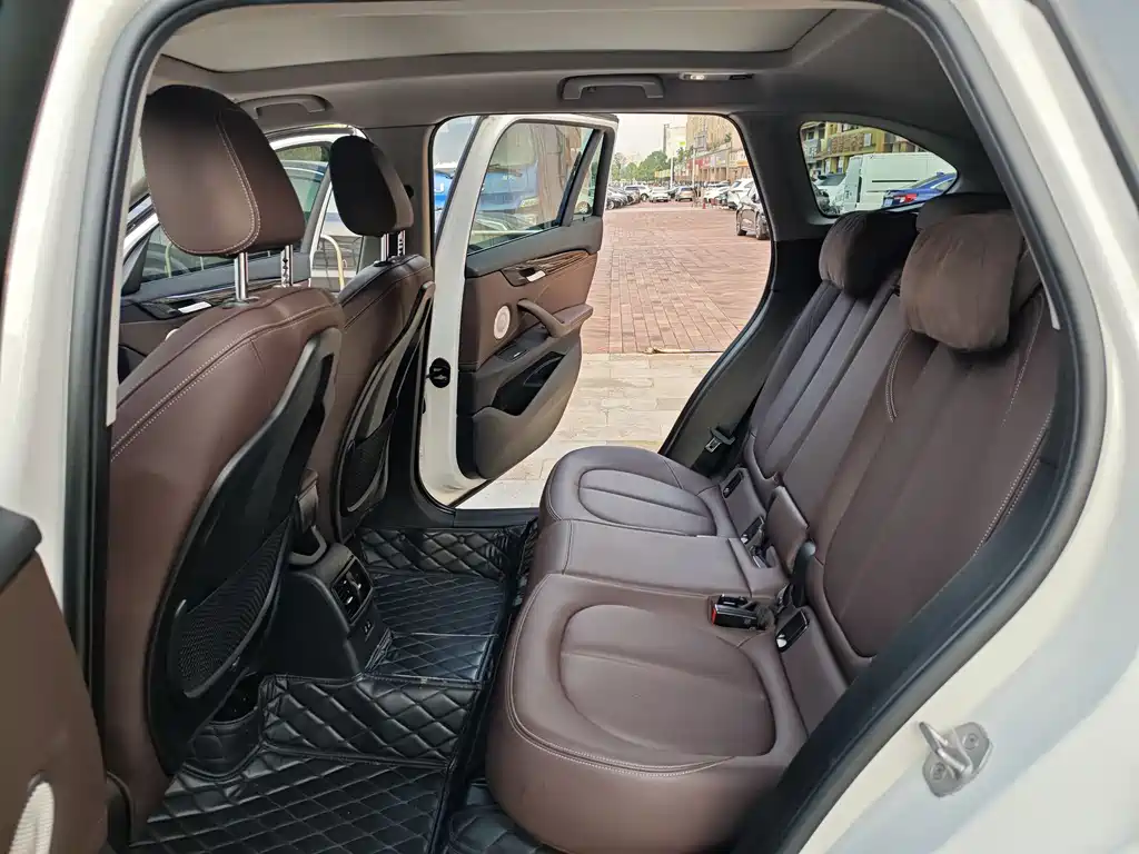BMW X1 2022 — фото 12