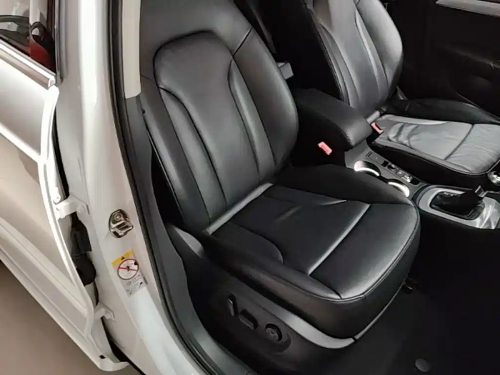 Audi Q3 2015 — фото 25