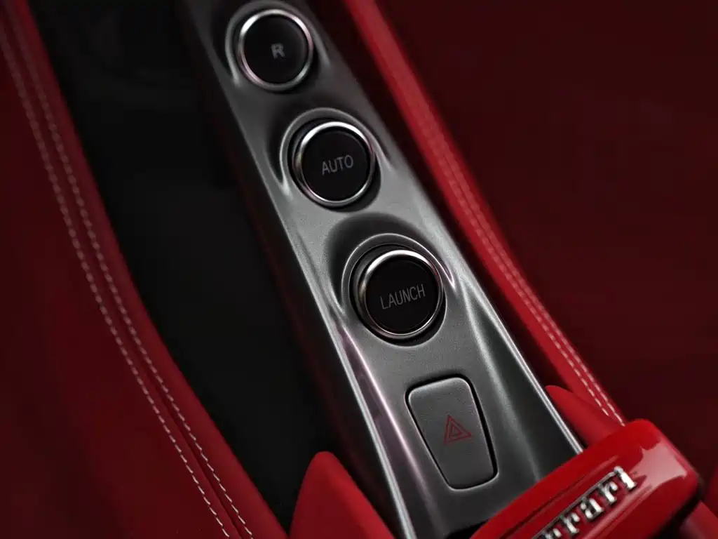 Ferrari F8 2023 — фото 15