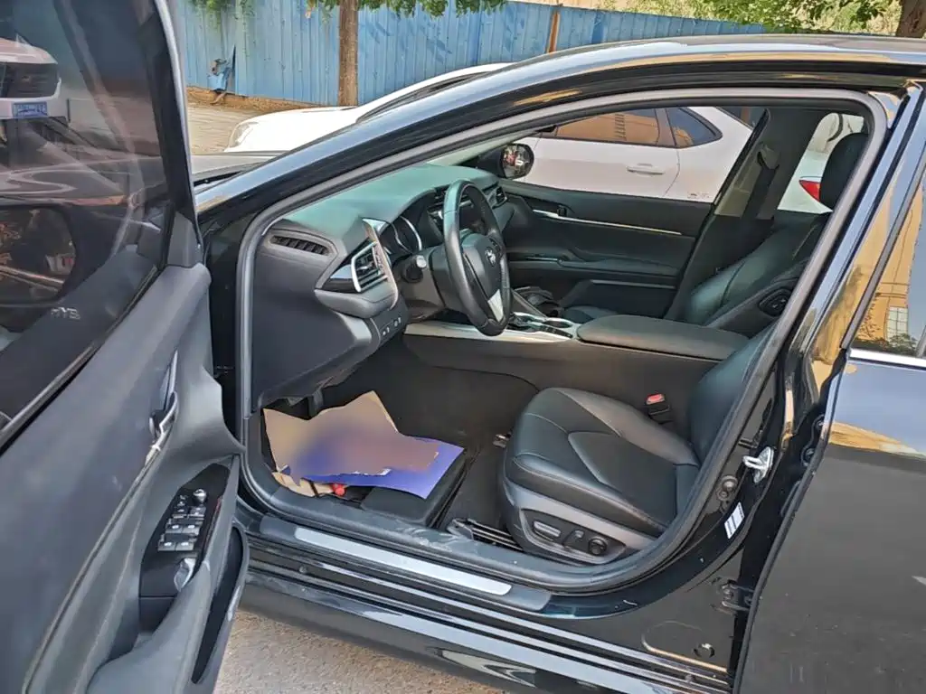 Toyota Camry 2020 — фото 16
