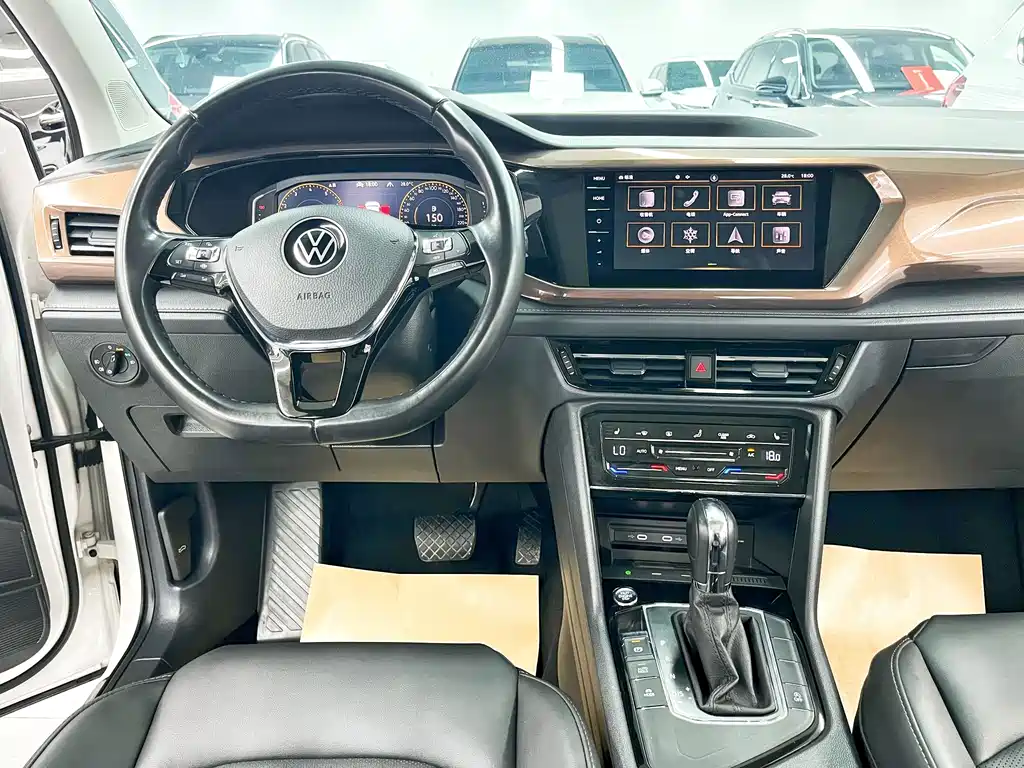Volkswagen Tharu 2022 — фото 10