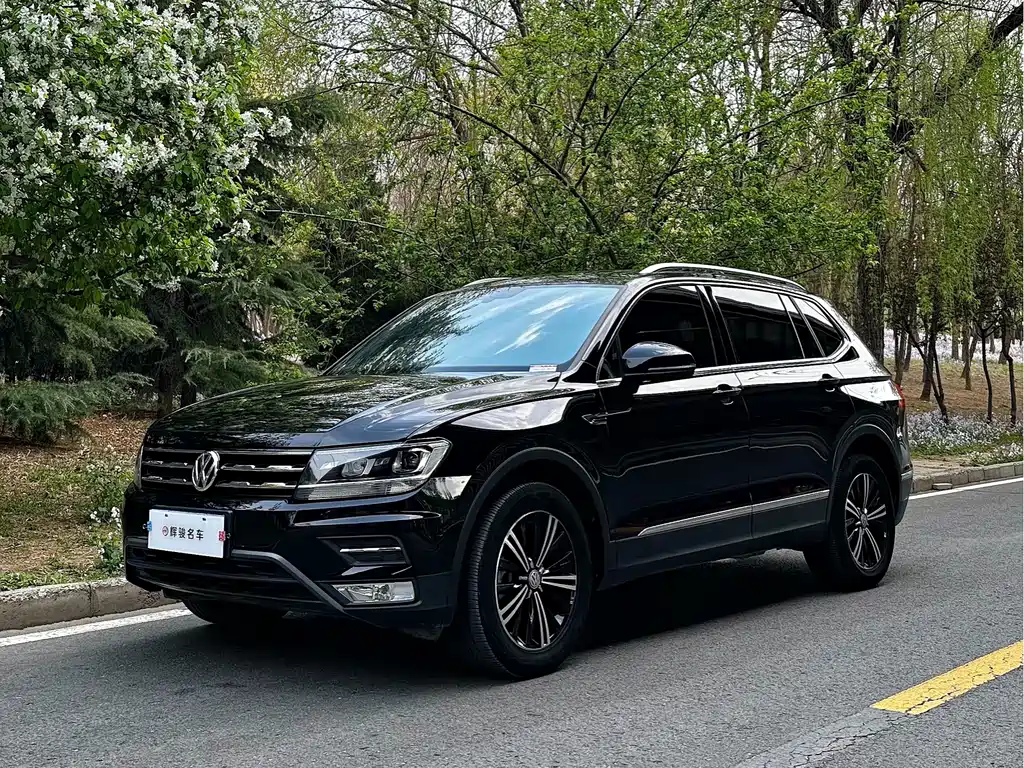 Volkswagen Tiguan L 2020 — фото 1