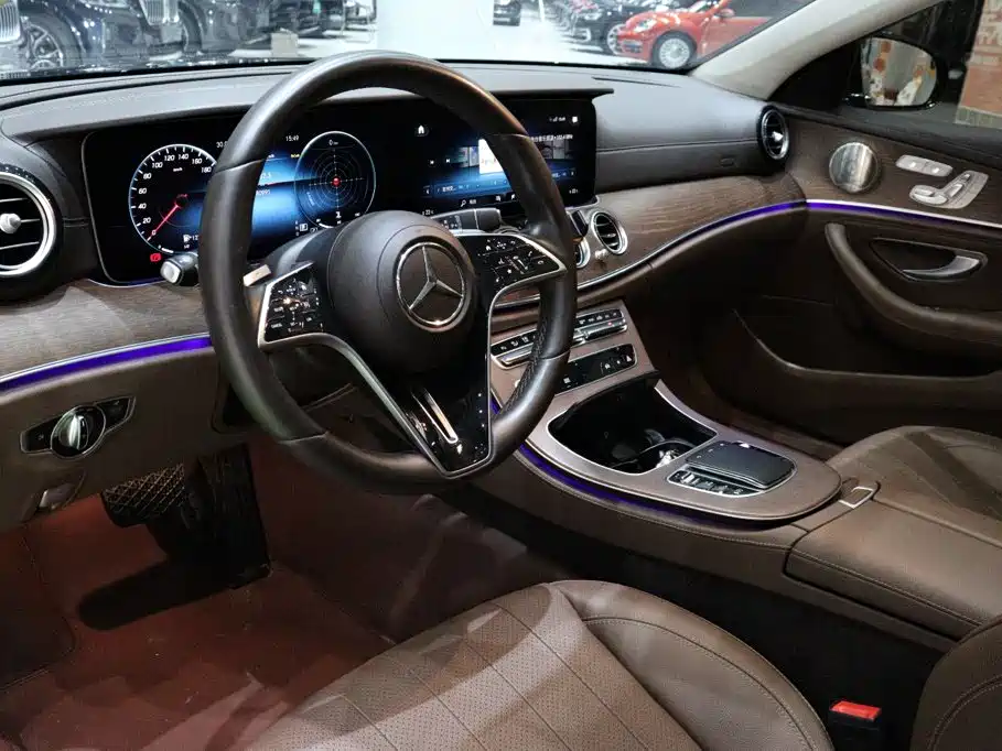 Mercedes-Benz E-Class 2023 — фото 6