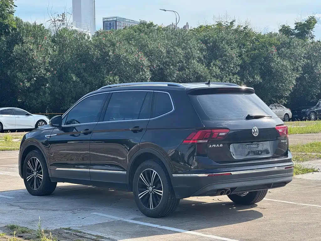 Volkswagen Tiguan L 2020 — фото 9