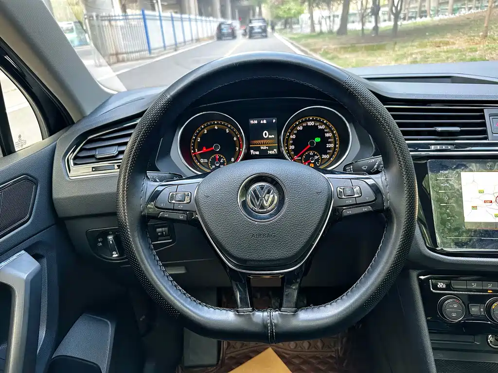Volkswagen Tiguan L 2020 — фото 14