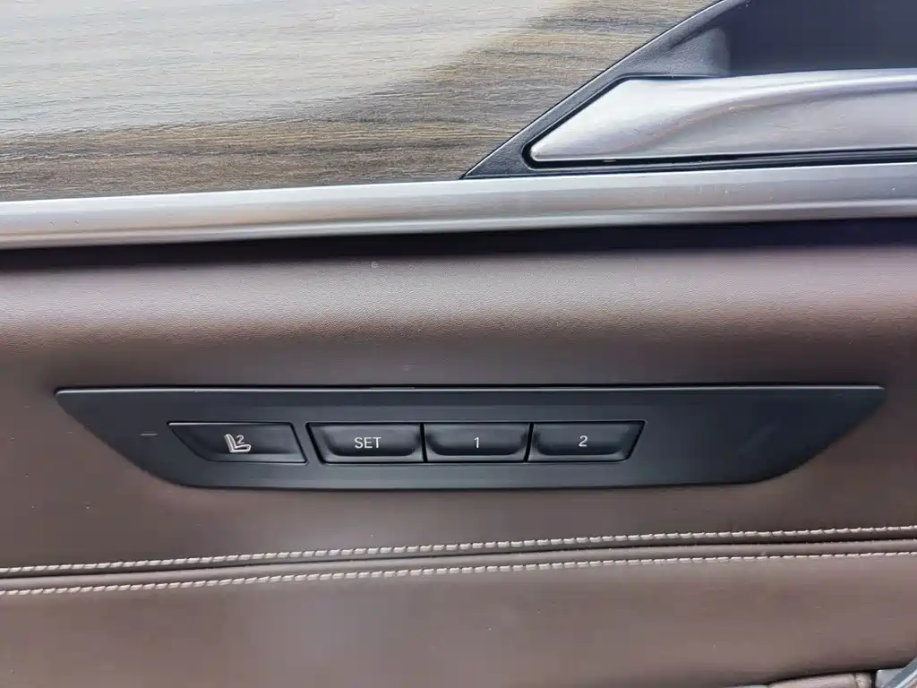 BMW 5 Series New Energy 2020 — фото 16
