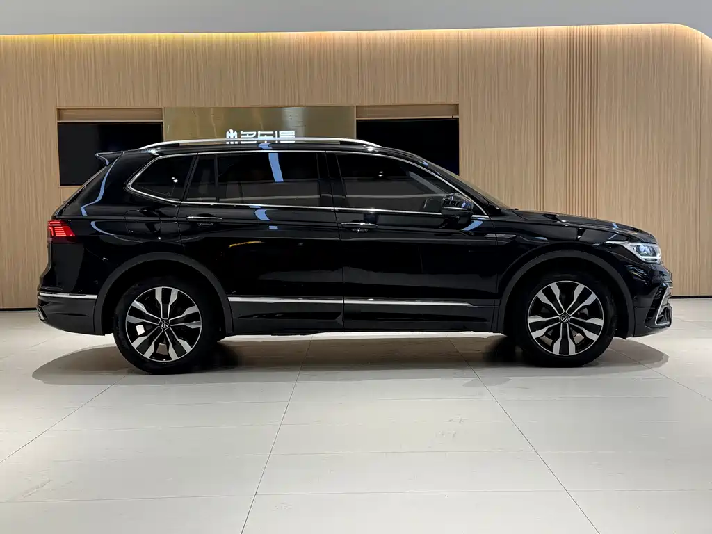 Volkswagen Tiguan L 2021 — фото 3