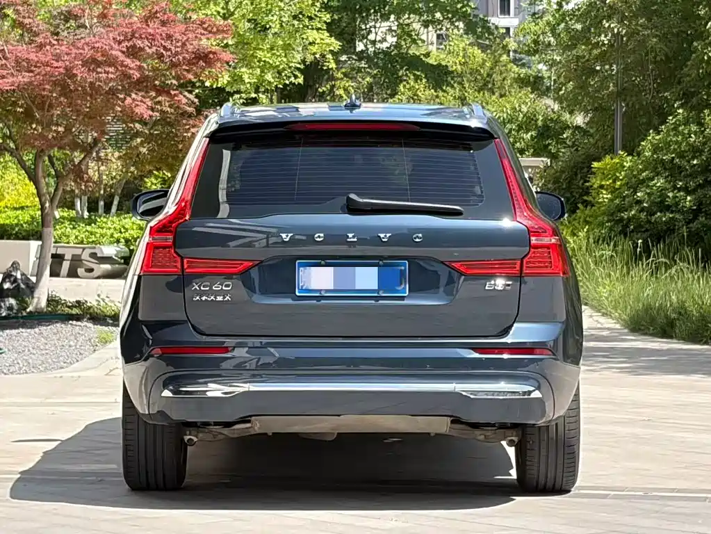 Volvo XC60 2022 — фото 5