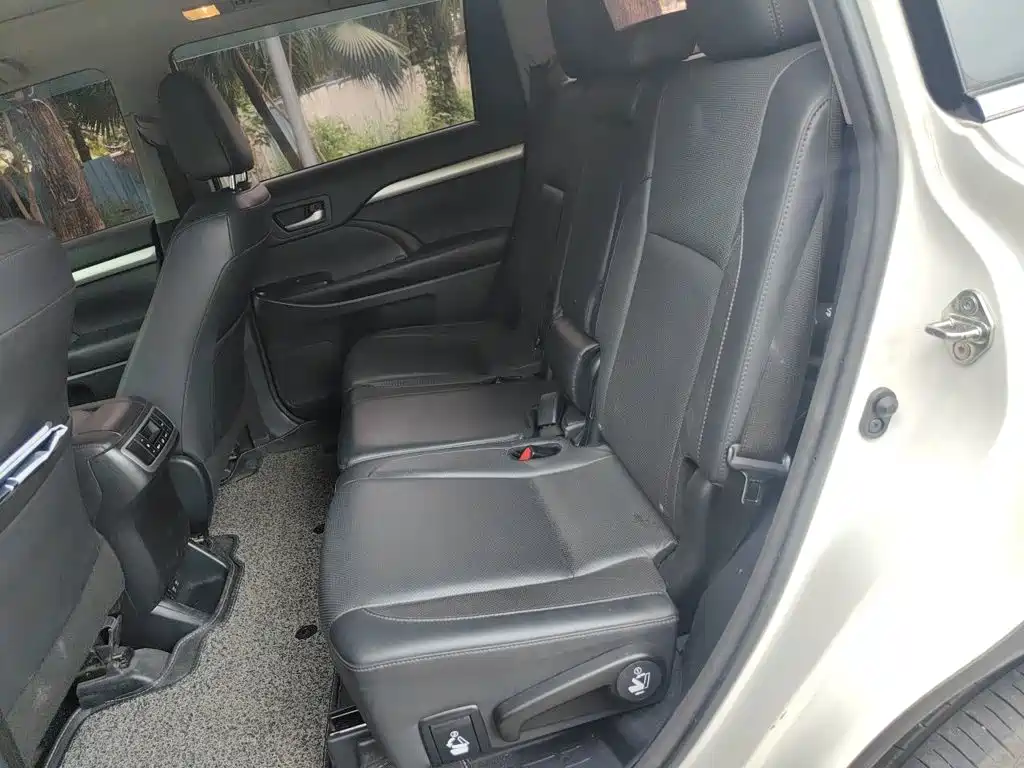 Toyota Highlander 2018 — фото 18