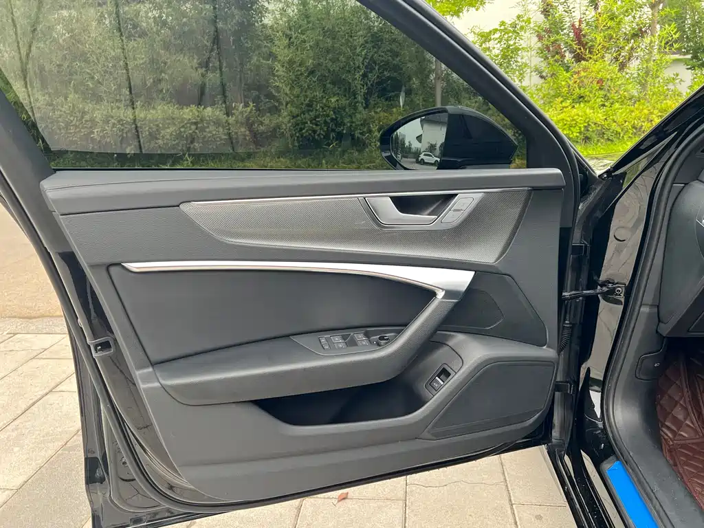 Audi A6L 2023
