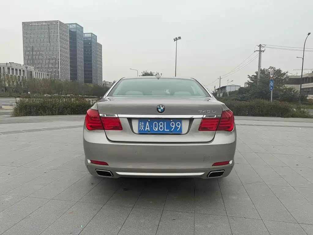 BMW 7 Series 2013 — фото 16