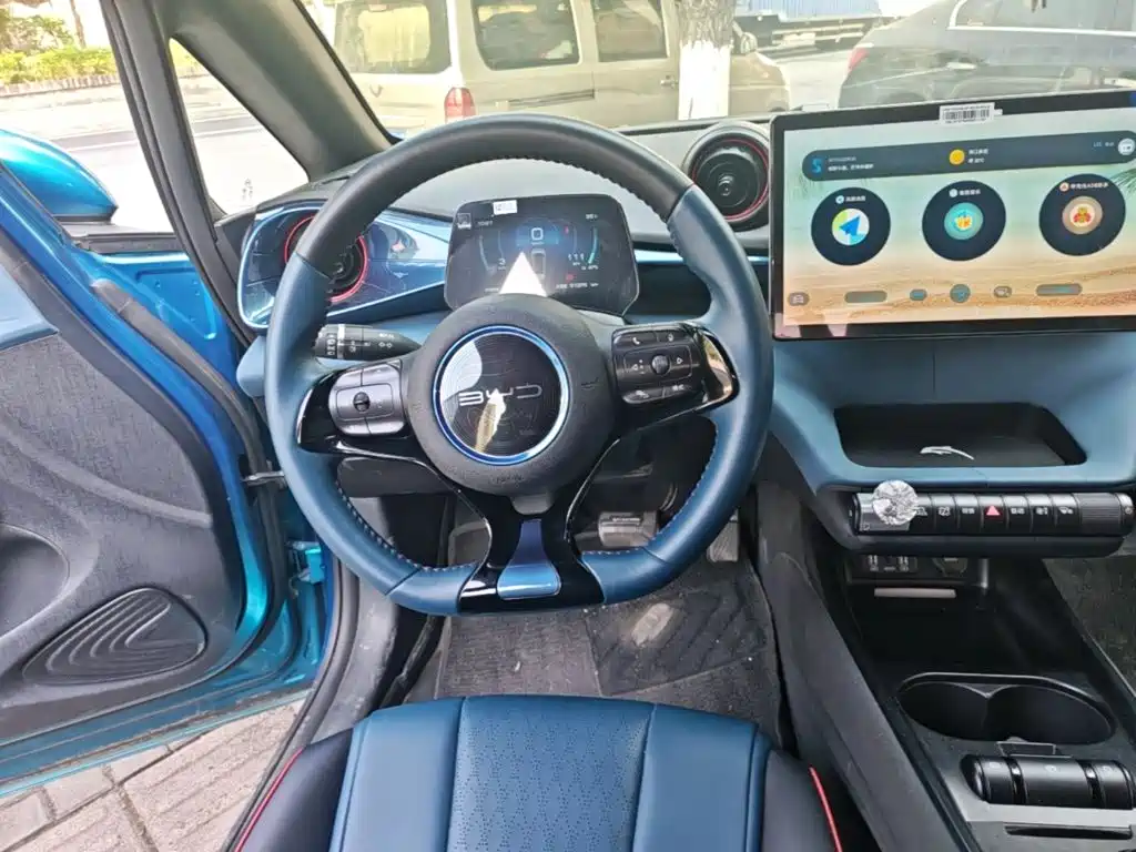 BYD Dolphin 2022 — фото 11