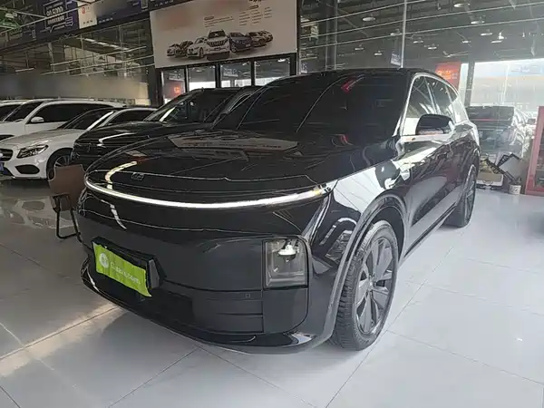 Li Auto L6 2025