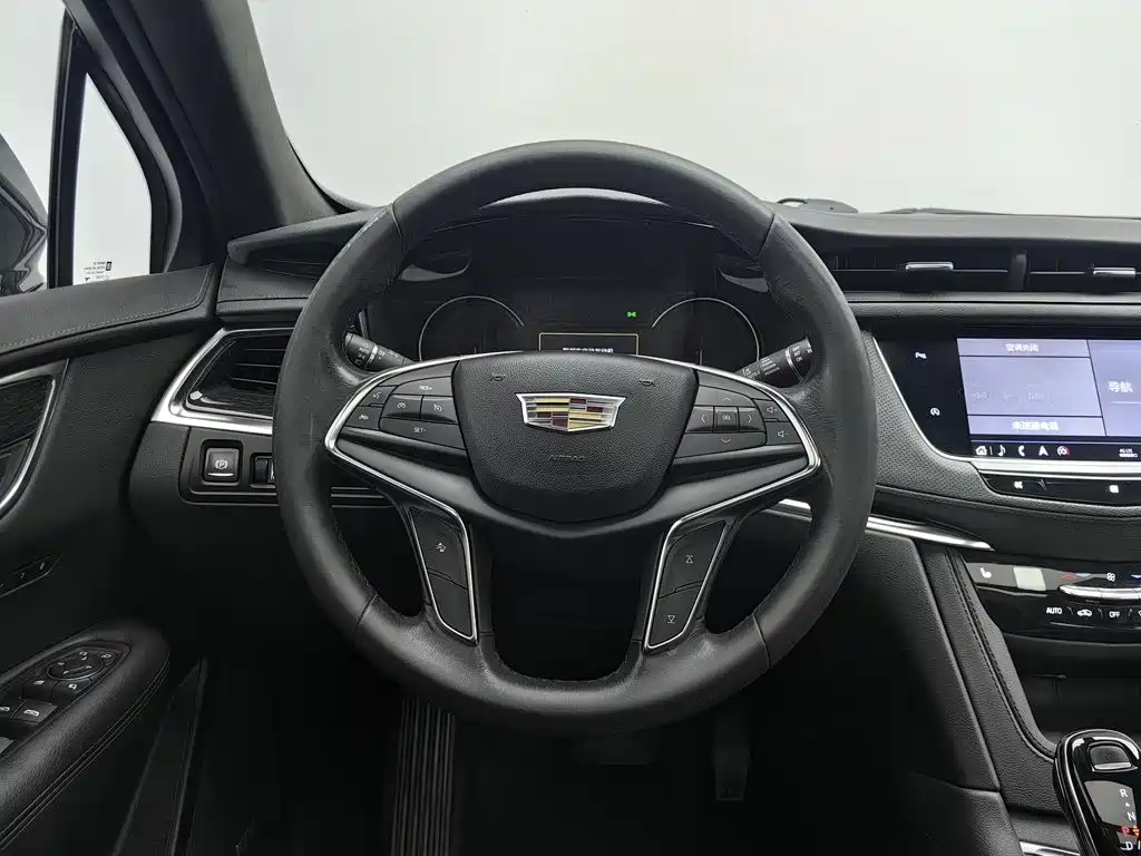 Cadillac XT5 2020 — фото 11