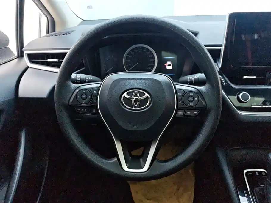 Toyota Corolla 2023 — фото 15
