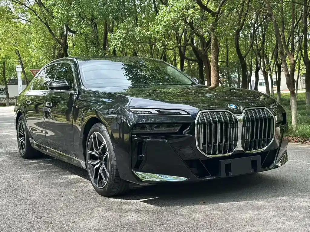 BMW 7 Series 2025 — фото 3