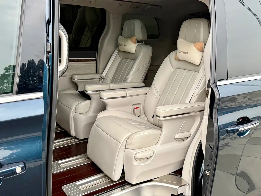 GAC Motor Trumpchi M8 2019 — фото 16