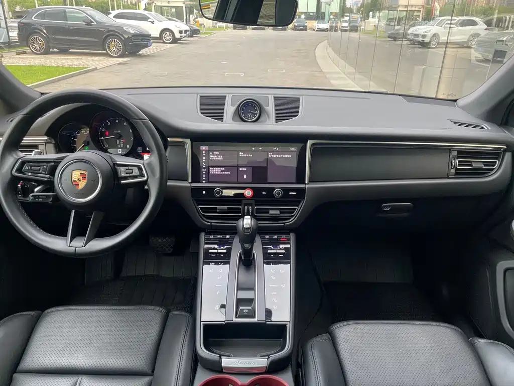 Porsche Macan 2023 — фото 12