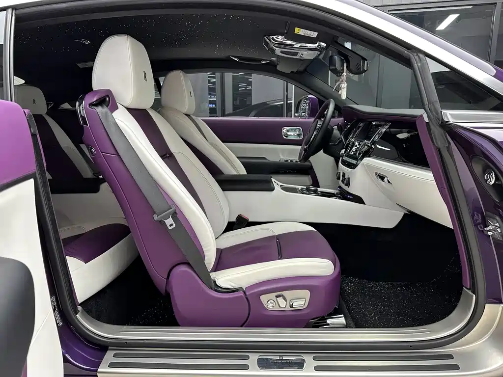 Rolls-Royce Phantom 2020 — фото 13