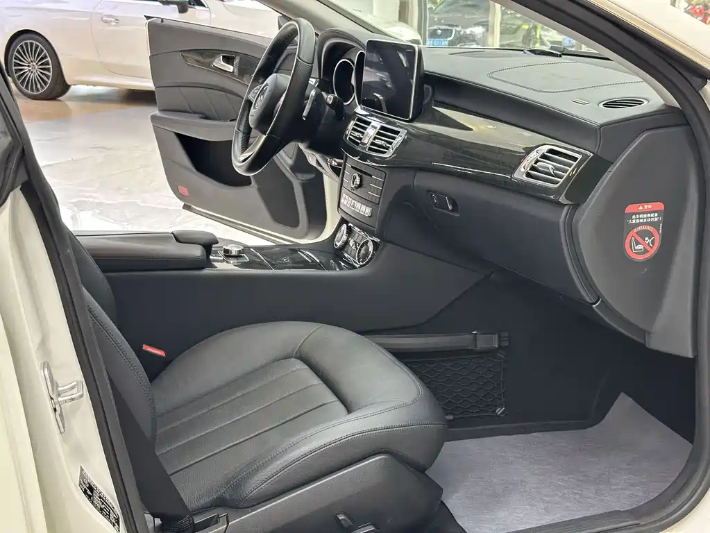 Mercedes-Benz CLS 2015 — фото 4