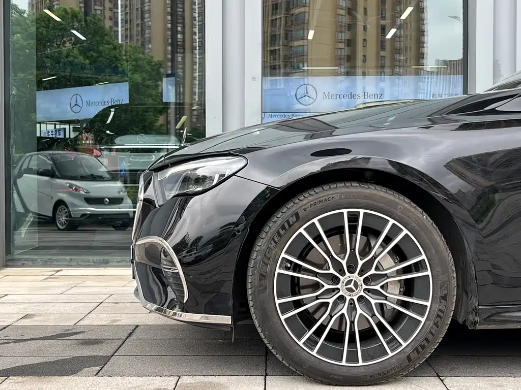 Mercedes-Benz E-Class 2025