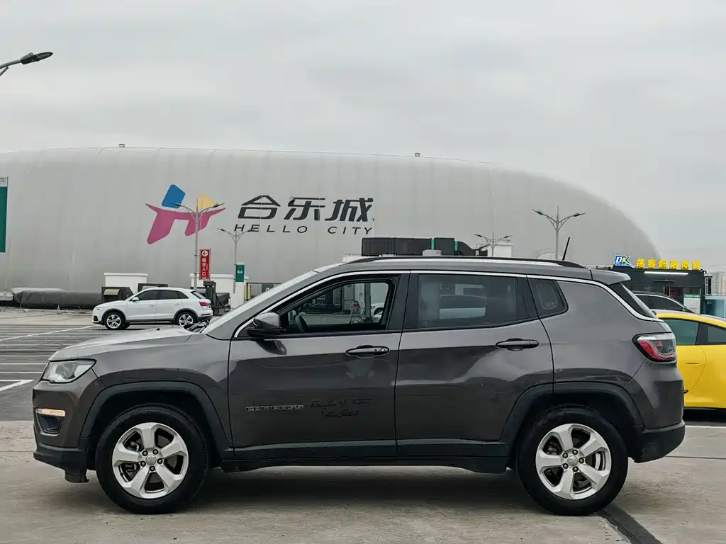Jeep Compass 2017 — фото 7