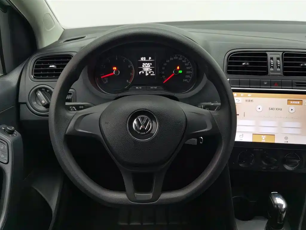 Volkswagen Polo 2018 — фото 11