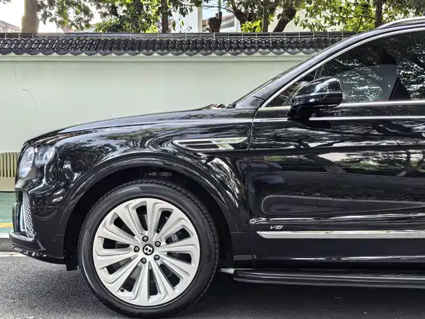Bentley Bentayga 2023