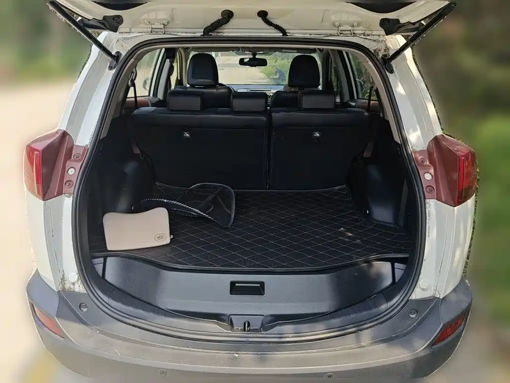 Toyota RAV4 2016 — фото 10