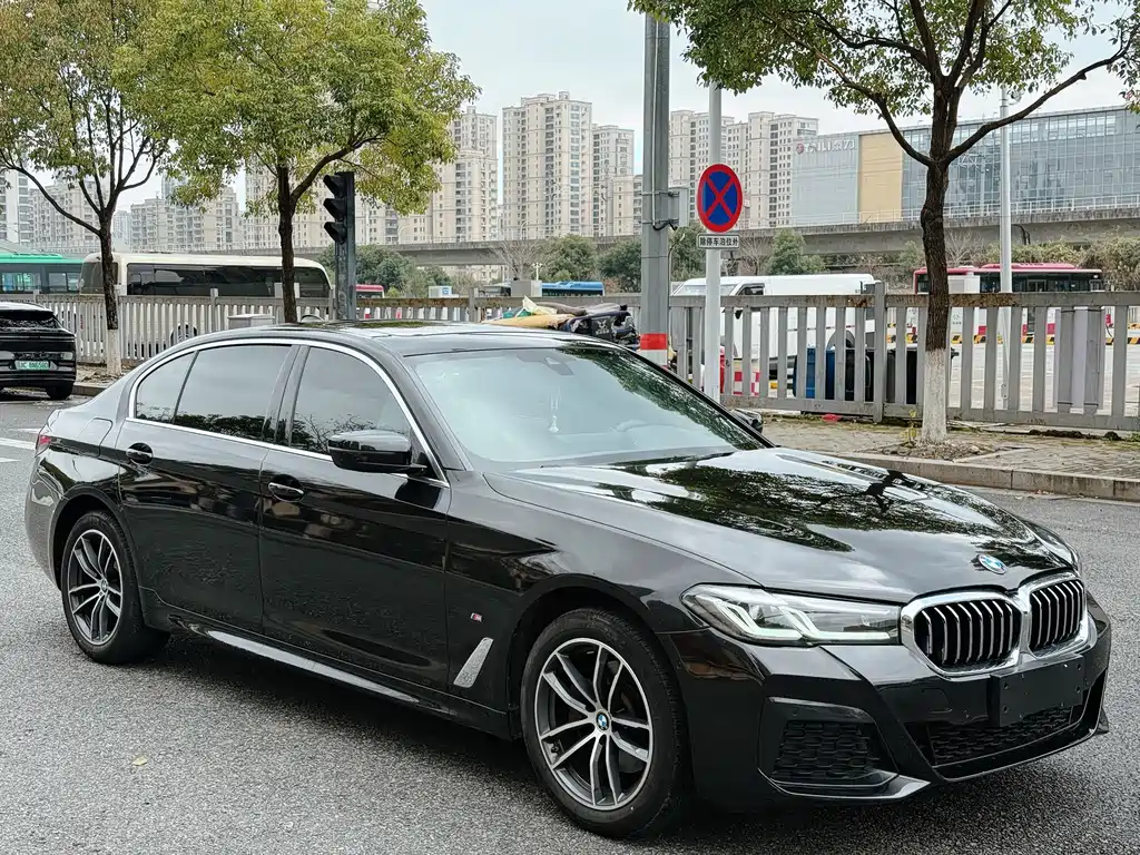 BMW 5 Series 2023