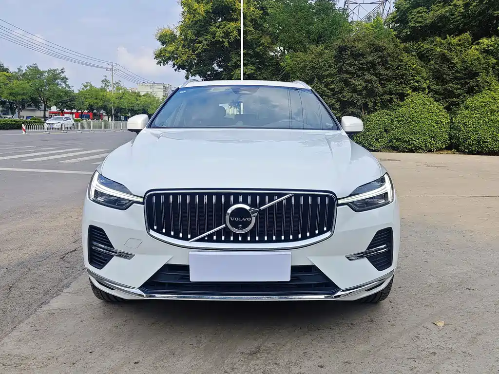 Volvo XC60 Plug-In Hybrid 2024 — фото 2