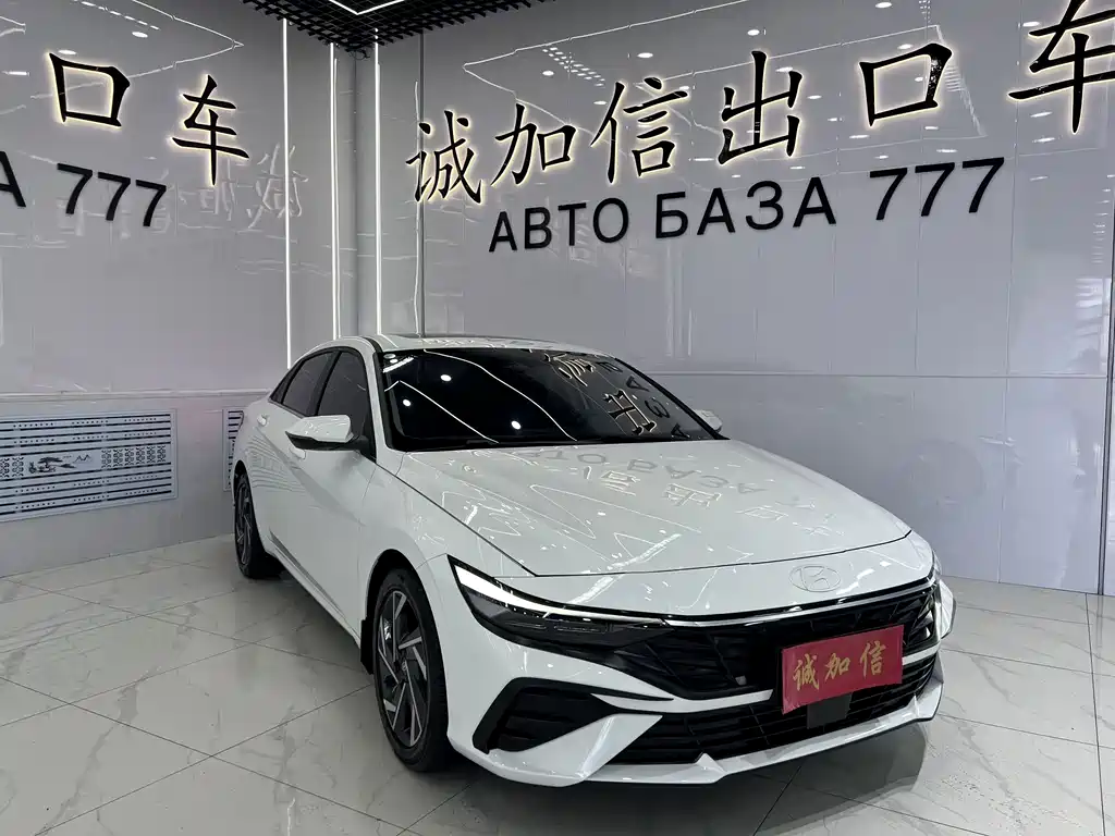 Hyundai Elantra 2023