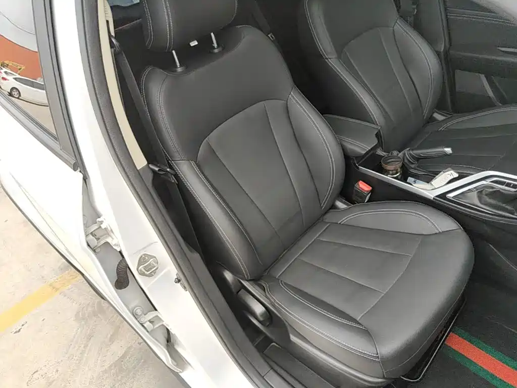 Geely Vision X3 2020 — фото 25
