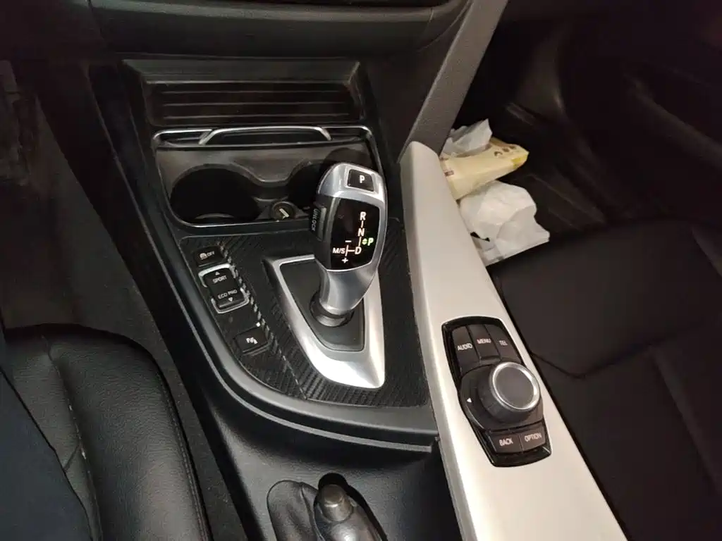 BMW 3 Series GT 2017 — фото 14