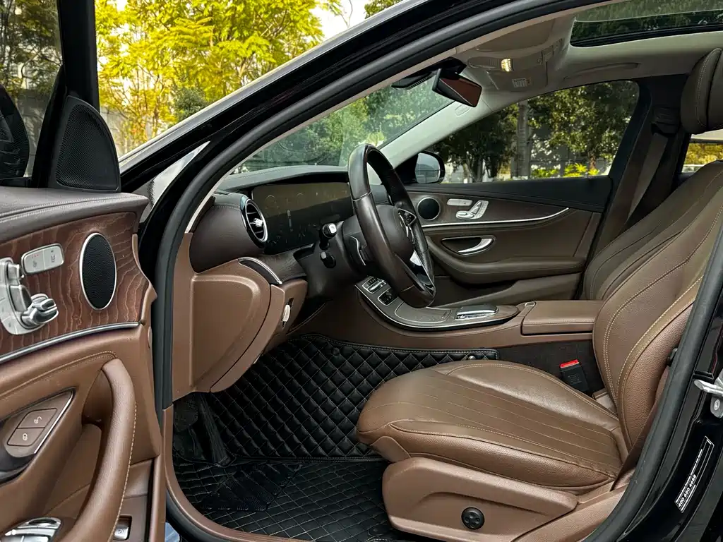 Mercedes-Benz E-Class 2022 — фото 4