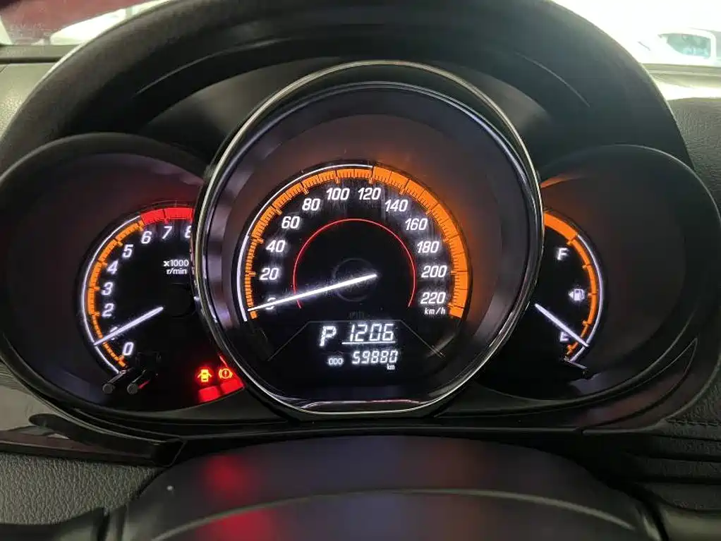 Toyota Yaris L 2022 — фото 14