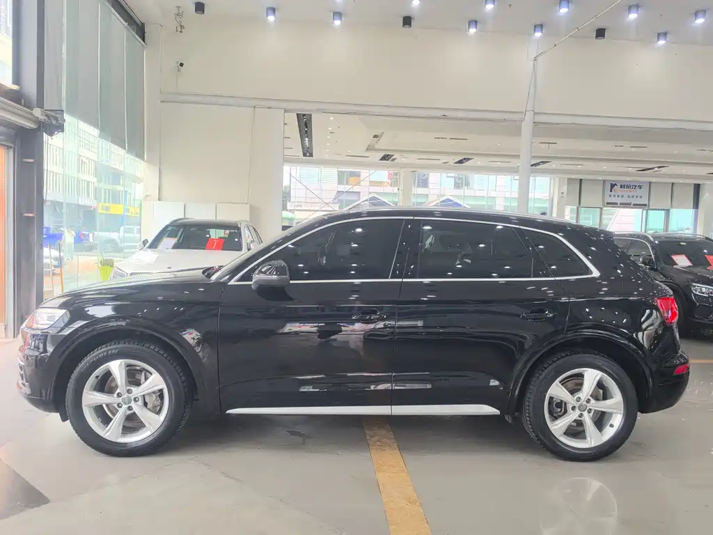 Audi Q5L 2020