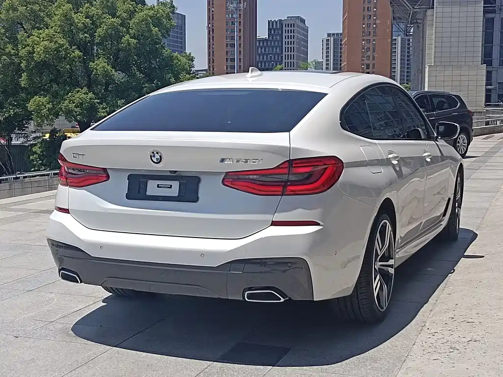 BMW 6 Series GT 2023 — фото 8