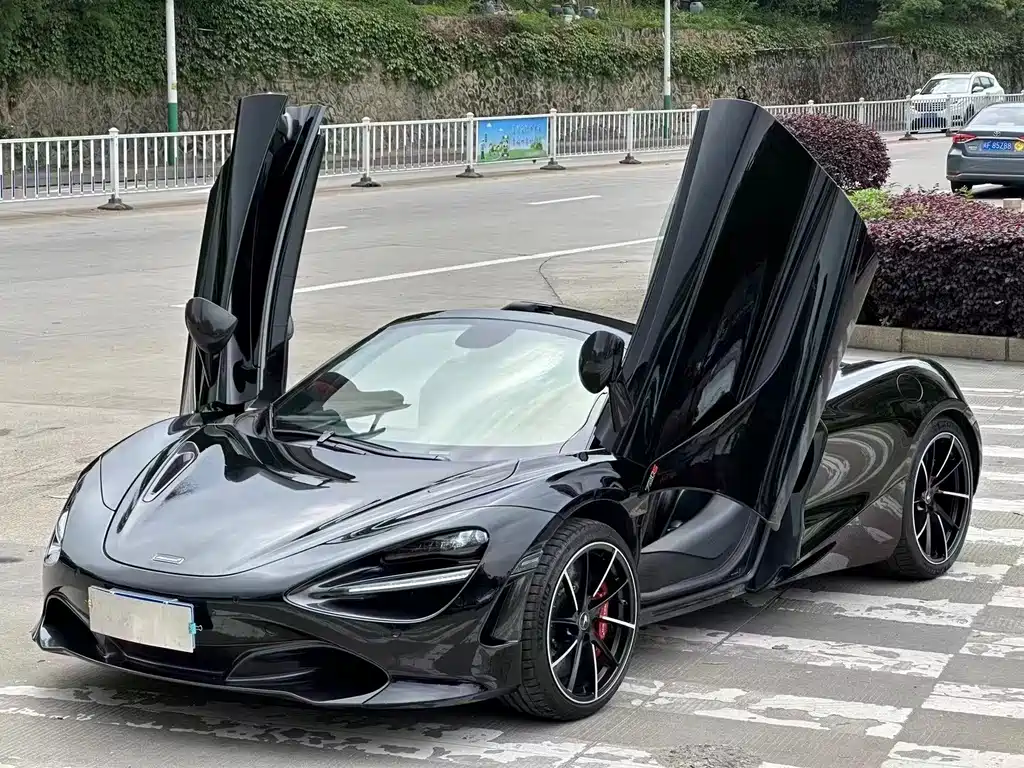 McLaren 720S 2020 — фото 2
