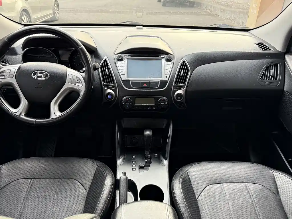 Hyundai ix35 2014 — фото 12