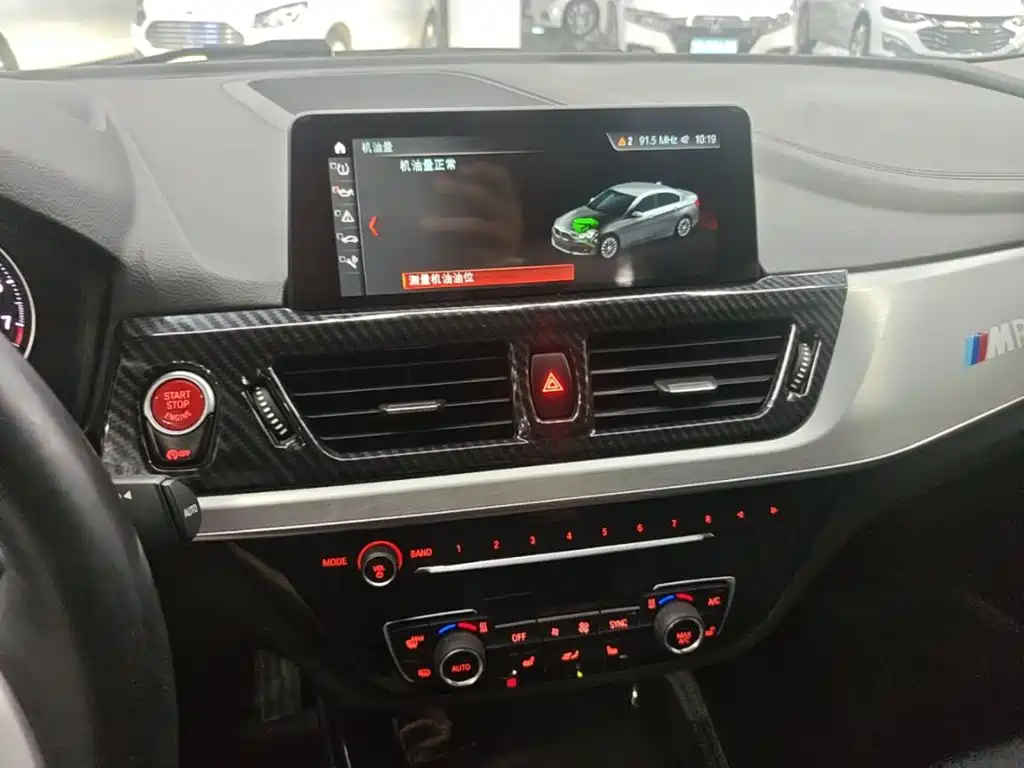 BMW 1 Series 2018 — фото 13