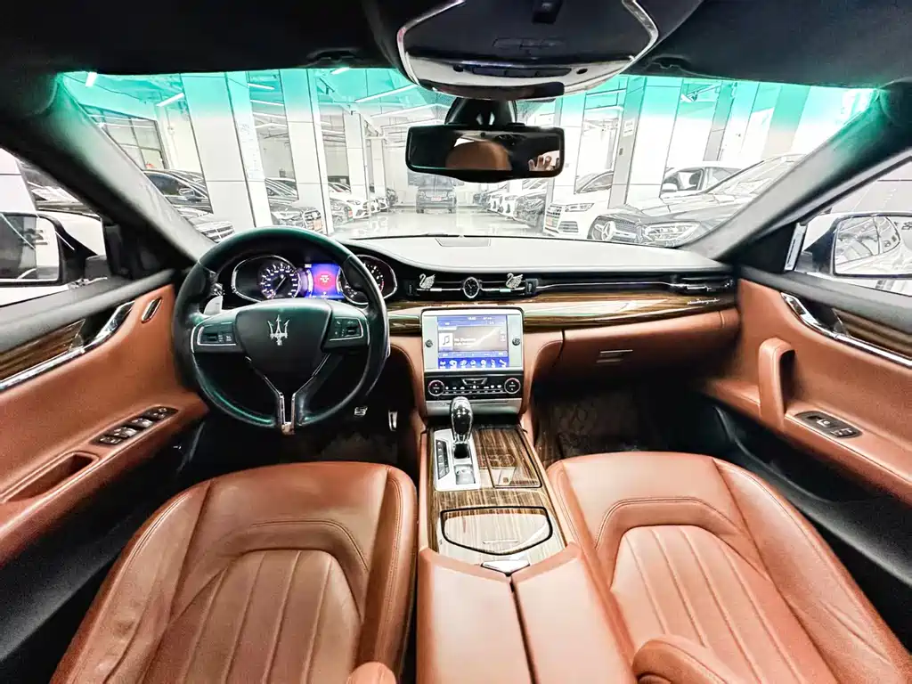 Maserati Quattroporte 2015 — фото 2