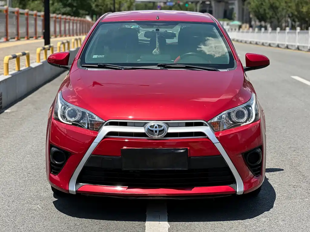 Toyota Yaris L 2015